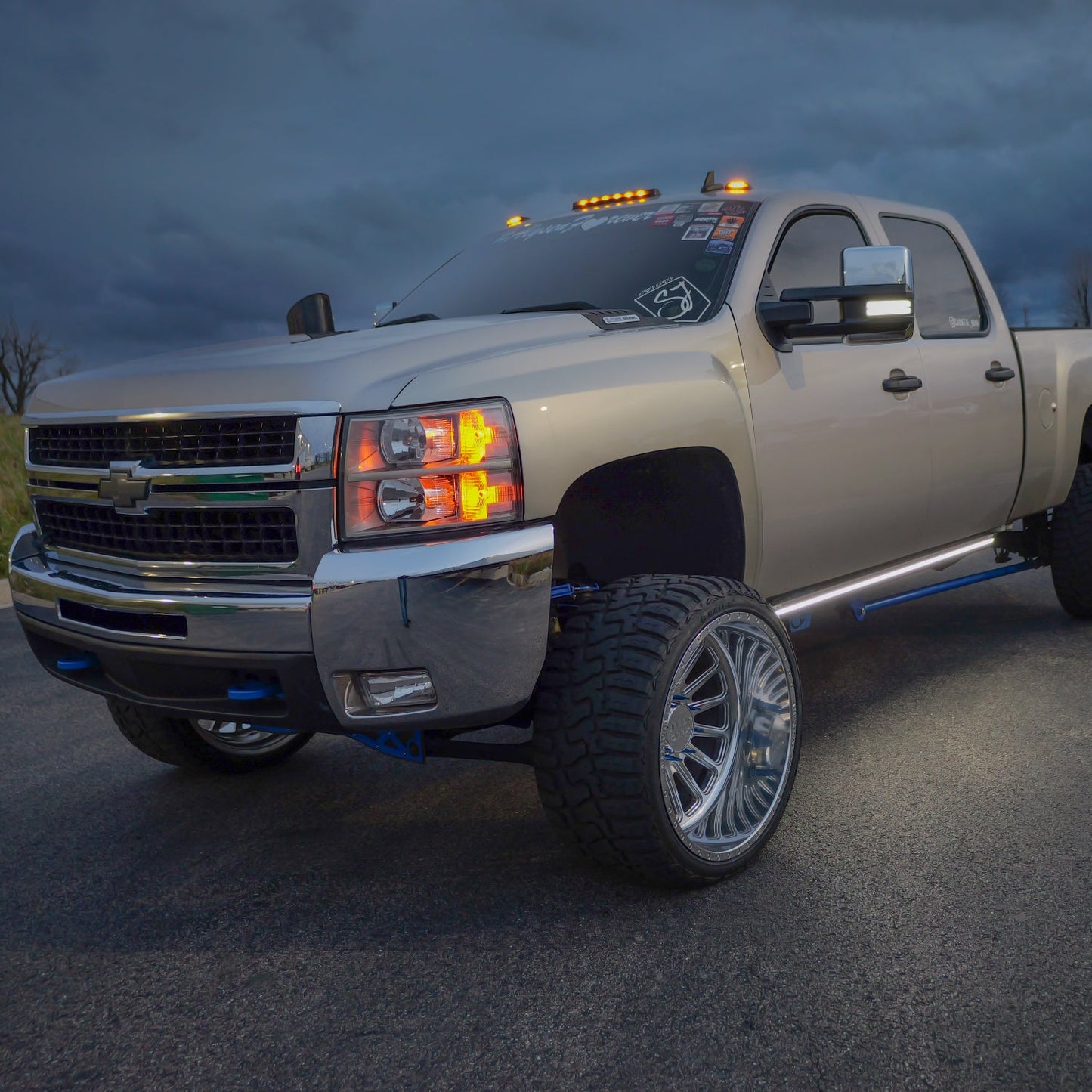Lumastep M2 Powered Light Up Running Boards | 2007.5-2014 Chevy Silverado & GMC Sierra