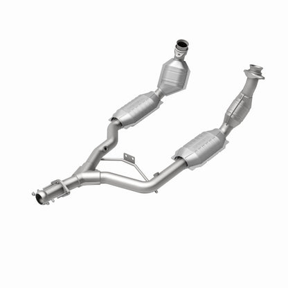 MagnaFlow Direct Fit Catalytic Converter 96-98 Ford Mustang 3.8L
