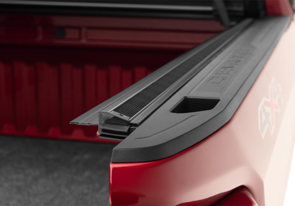 Sentry CT Tonneau Cover Black 2020-2026 GMC Sierra (with CarbonPro Bed) 5 Foot 9 Inch Bed Truxedo