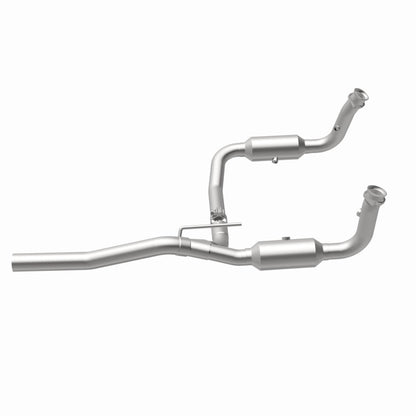 MagnaFlow Direct Fit Catalytic Converter 2009-2012 Dodge Nitro 3.7L Underbody