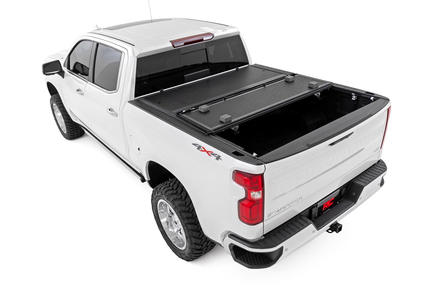 Hard Low Profile Bed Cover | 6'7" Bed | Chevy/GMC Sierra 1500 (19-26)/Silverado 1500 (19-26) 