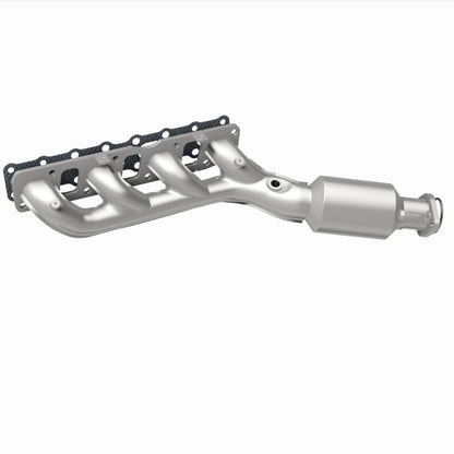 MagnaFlow 05-06 Nissan Titan 5.6L Direct Fit Converter