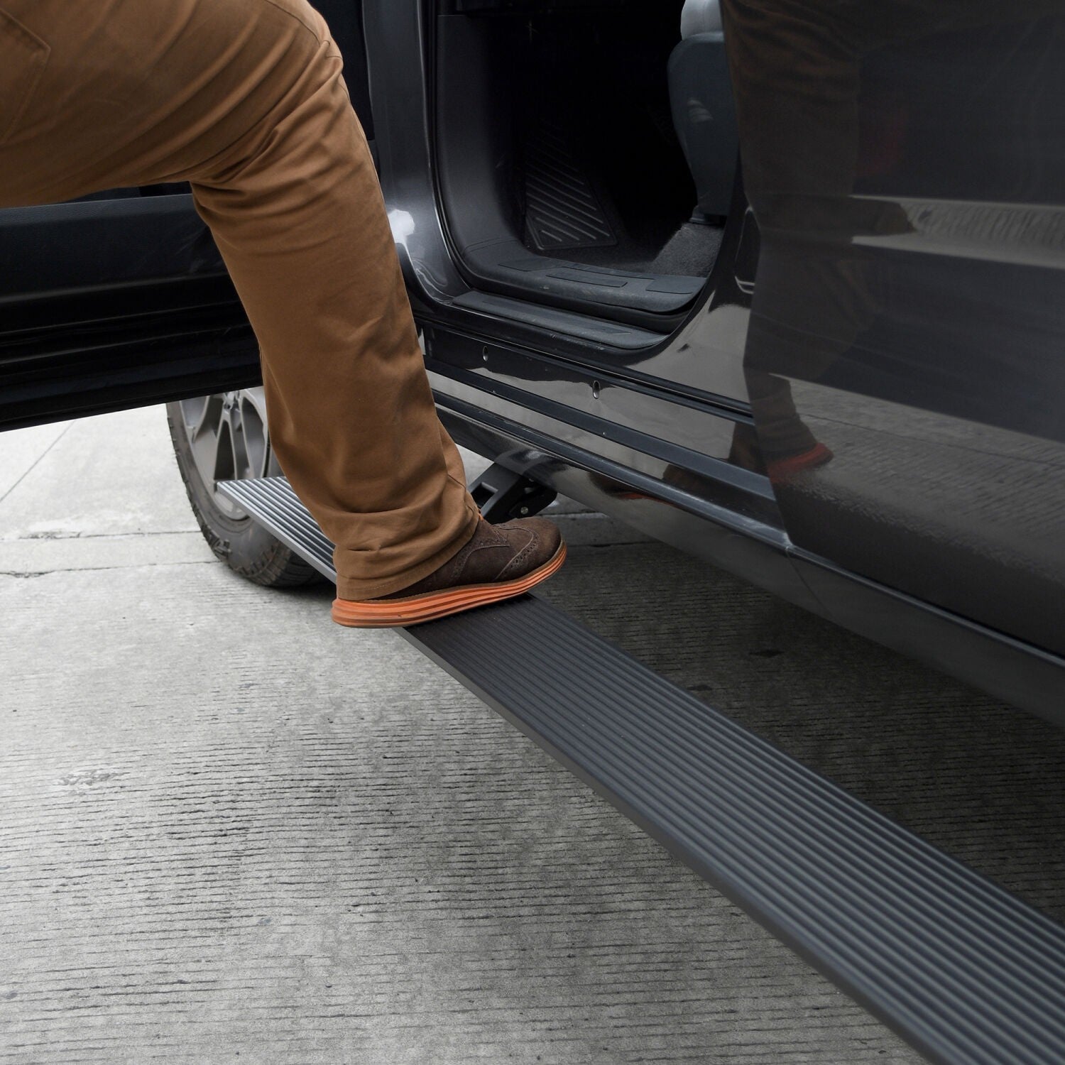 RealTruck VoltStep Electric Running Board Kit Textured Black 2009-2018 Dodge Ram 1500 Crew Cab Go Rhino