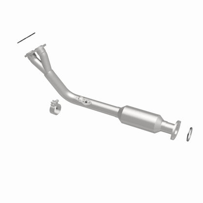 MagnaFlow Direct Fit Catalytic Converter California Grade 96-98 Toyota 4Runner 2.7L