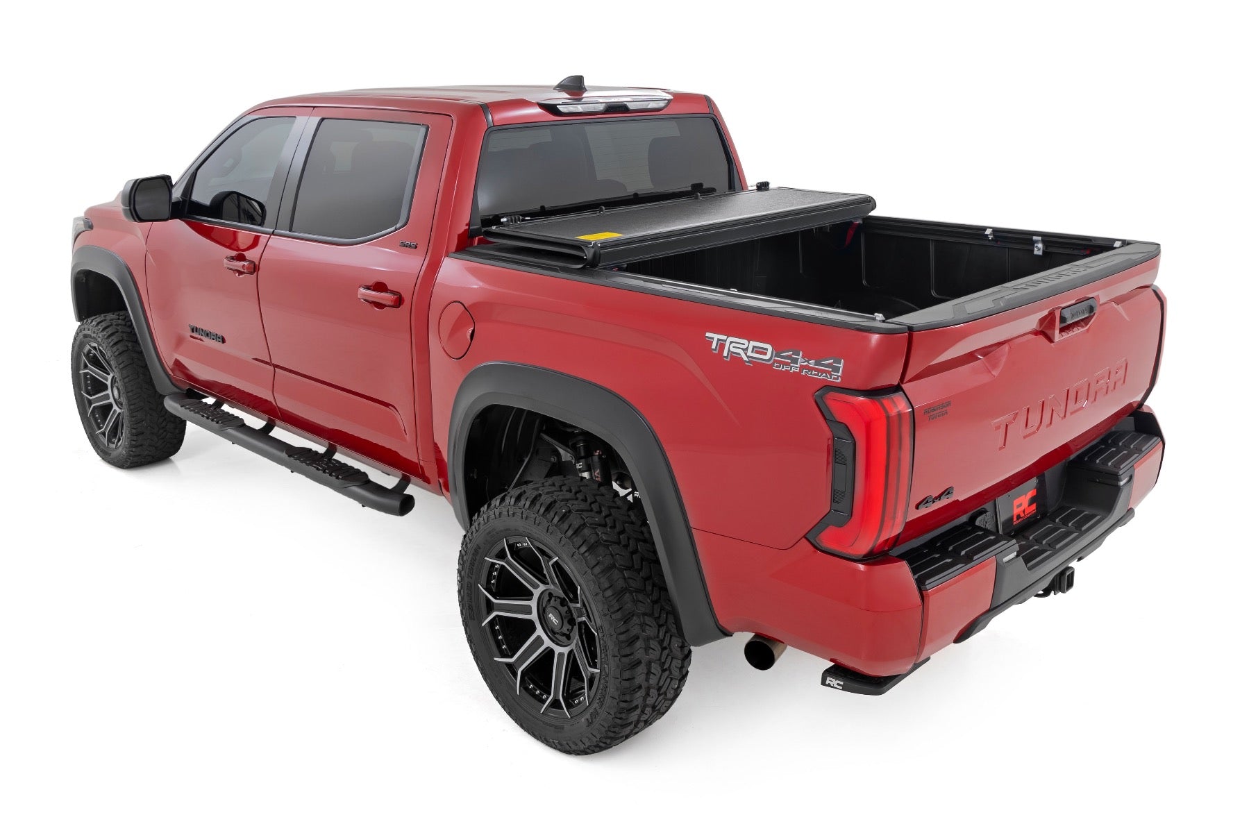 Hard Low Profile Bed Cover | 5'7" Bed | Cargo Mgmt | Toyota Tundra (22-26)
