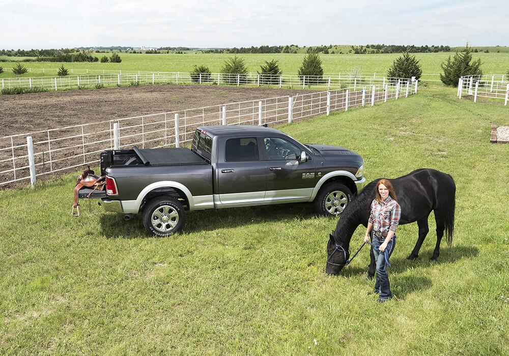 TruXport Tonneau Cover Black 2004-2012 Colorado/Canyon Truxedo