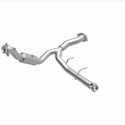 MagnaFlow Direct Fit Catalytic Converter 15-17 Ford Expedition V6 3.5 OEM Underbody