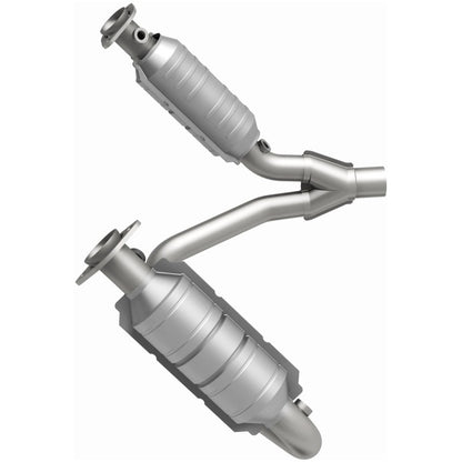 MagnaFlow Direct Fit Catalytic Conv 05-06 Dodge Dakota/2006 Mitsubishi Raider 3.7L Y-Pipe Assembly