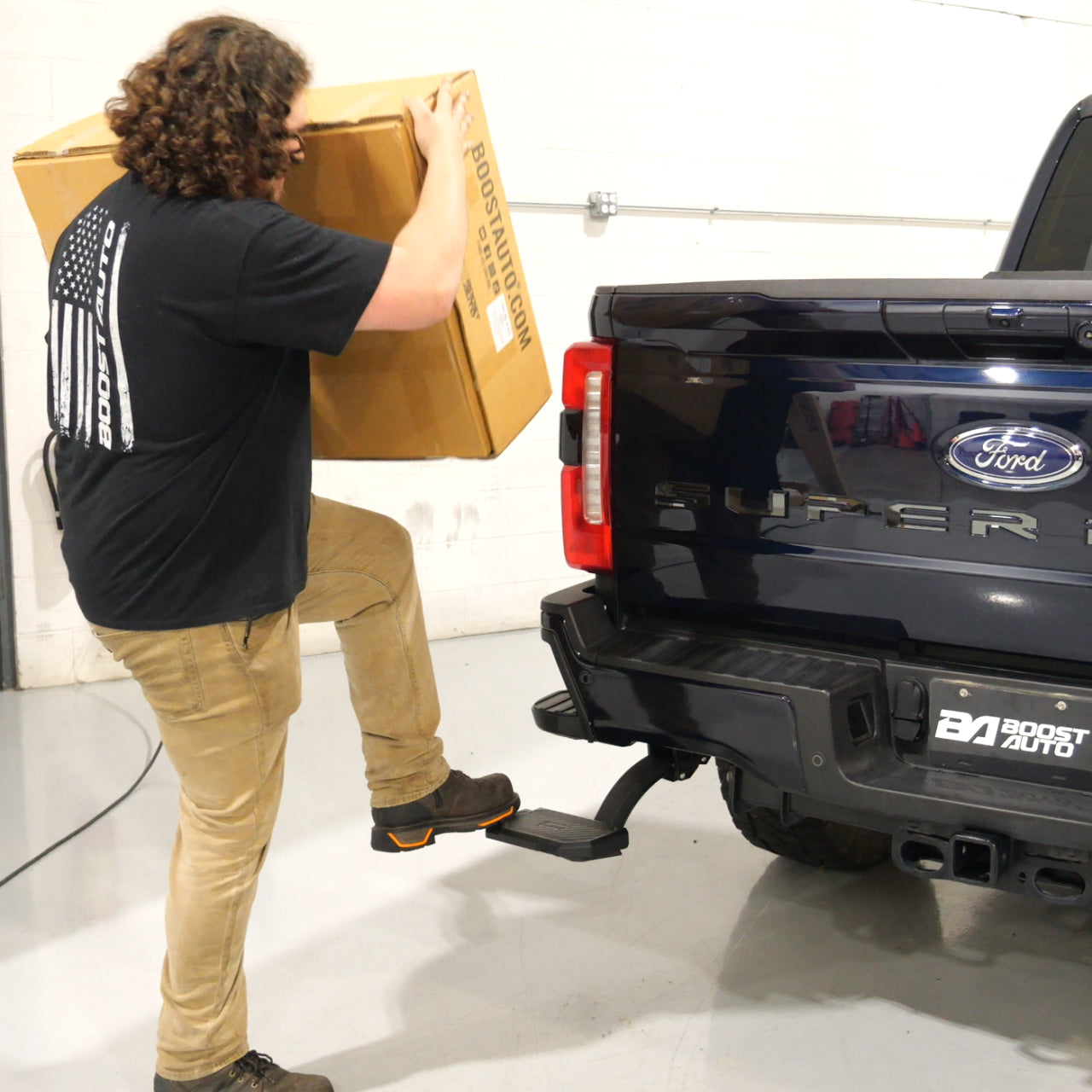 Ford Super Duty F-250/F-350 (2023-2026) Retractable Bed Step
