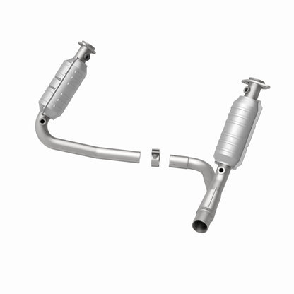 MagnaFlow Direct Fit Catalytic Conv 05-06 Dodge Dakota/2006 Mitsubishi Raider 3.7L Y-Pipe Assembly
