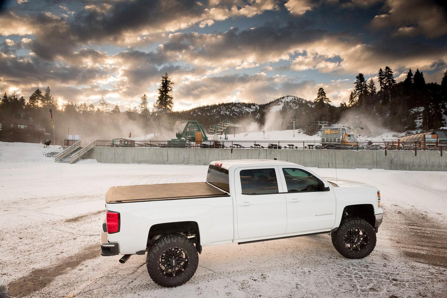 Revolver X2 Hard Rolling Truck Bed Cover 2020-2025 Jeep Gladiator 5 Foot Bed BAK
