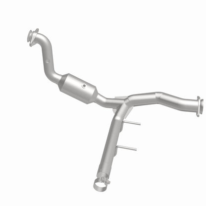 MagnaFlow Direct Fit Catalytic Converter 15-17 Ford F150 V6 2.7L OEM Underbody