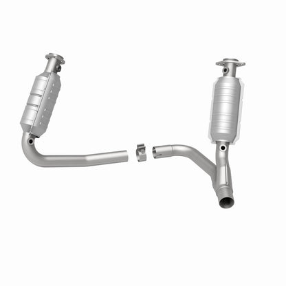MagnaFlow Direct Fit Catalytic Conv 05-06 Dodge Dakota/2006 Mitsubishi Raider 3.7L Y-Pipe Assembly