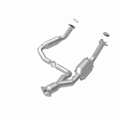 MagnaFlow Direct Fit Catalytic Converter 06-09 TB/Envoy 5.3/6.0 OEM