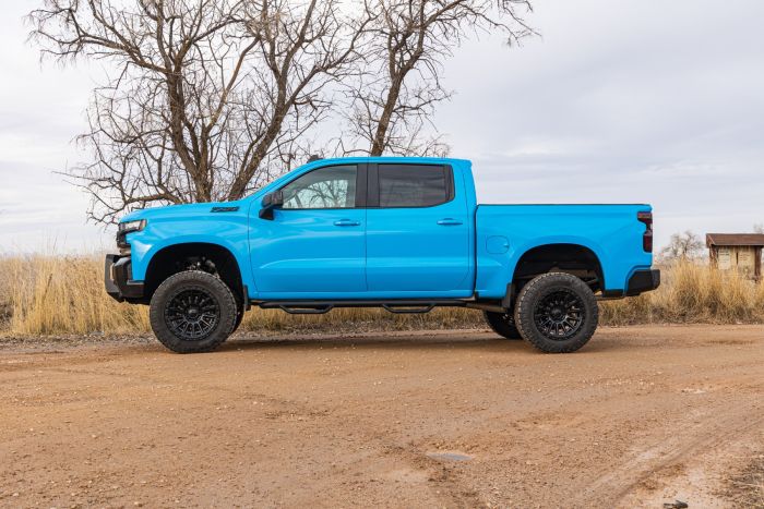 8 Inch MAX3.3 Suspension System 2025 Silverado/Sierra 1500 With Falcon 3.3 Shocks ReadyLIFT