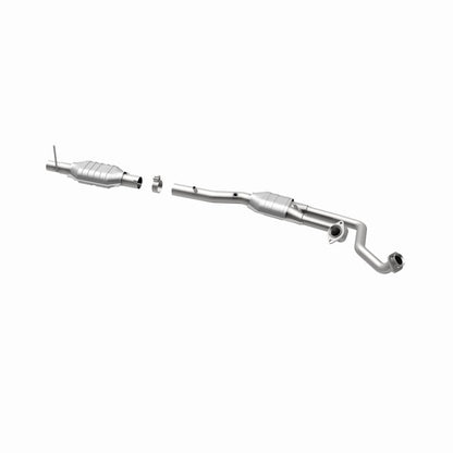 MagnaFlow Direct Fit Catalytic Converter 96 Ford F-150 4.9L I-6