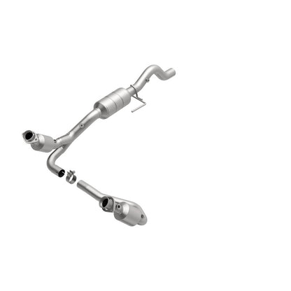 MagnaFlow Direct Fit Catalytic Converter 00-03 Durango 4WD 5.9L