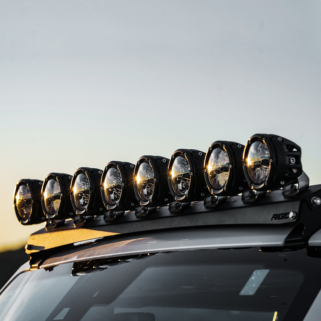 46729-Bronco_Roof-Pod_Mount-Lifestyle-01.jpg