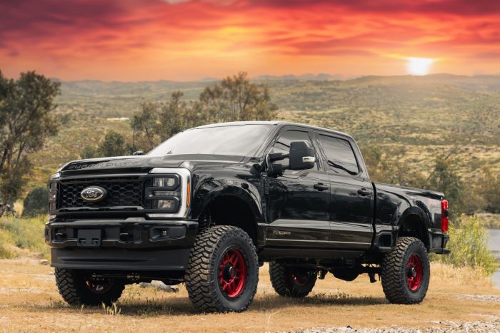 6 Inch Coil Spring Lift Kit With Falcon Shocks And Radius Arms 2023-2025 Ford Super Duty F-250/F-350 4WD ReadyLIFT