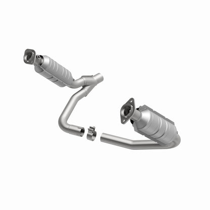MagnaFlow Direct Fit Catalytic Conv 05-06 Dodge Dakota/2006 Mitsubishi Raider 3.7L Y-Pipe Assembly
