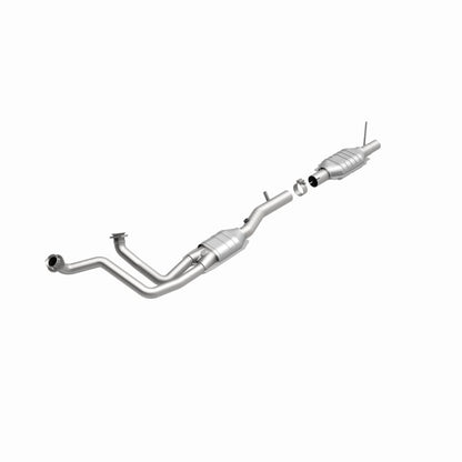 MagnaFlow Direct Fit Catalytic Converter 96 Ford F-150 4.9L I-6