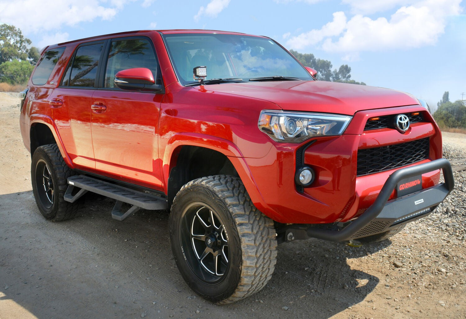 RC4 LR with Mounting Brackets & 20 Inch Light Bar Textured Black 2016-2024 Toyota 4Runner Go Rhino