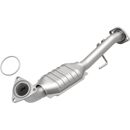 MagnaFlow Direct Fit Catalytic Conv 02-06 Cadillac Escalade / 02-06 GM Yukon (Inc Denali) 6.0L P/S