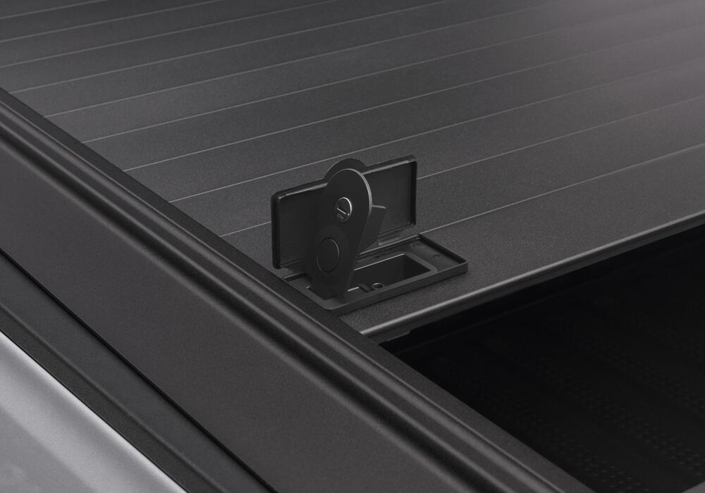 RetraxOne MX Retractable Tonneau Cover Matte One Piece Polycarbonate Finish 2017-2025 Honda Ridgeline without Stake Pockets