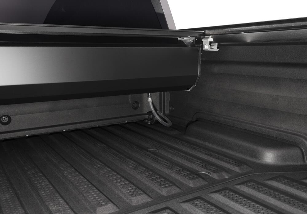 RetraxOne MX Retractable Tonneau Cover Matte One Piece Polycarbonate Finish 2017-2025 Honda Ridgeline without Stake Pockets