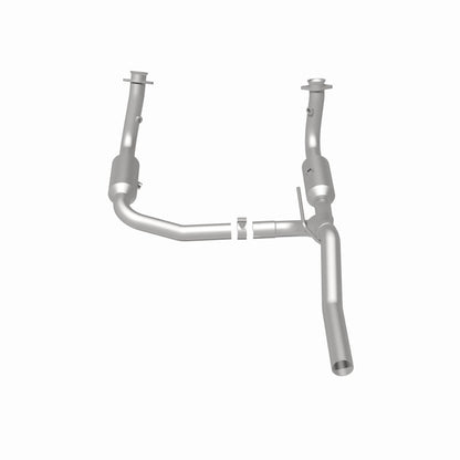MagnaFlow Direct Fit Catalytic Converter 2009-2012 Dodge Nitro 3.7L Underbody