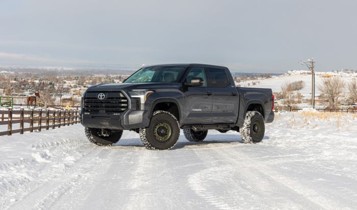 3 Inch SST2.1 Suspension System With Falcon 2.1 Struts/Shocks 2022-2024 Toyota Tundra ReadyLIFT