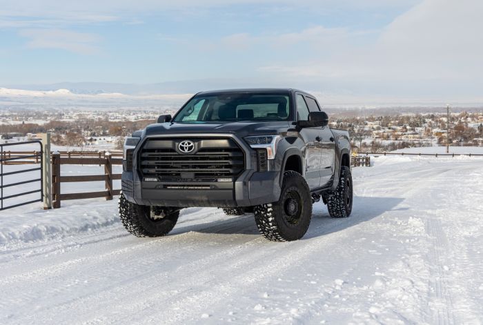 3 Inch SST2.1 Suspension System With Falcon 2.1 Struts/Shocks 2022-2024 Toyota Tundra ReadyLIFT