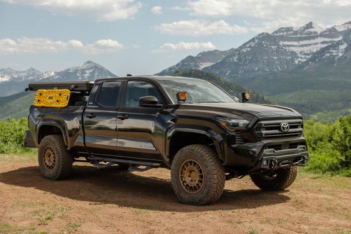 3 Inch SST2.1 Suspension System With Falcon 2.1 Struts/Shocks 2024-2025 Toyota Tacoma ReadyLIFT