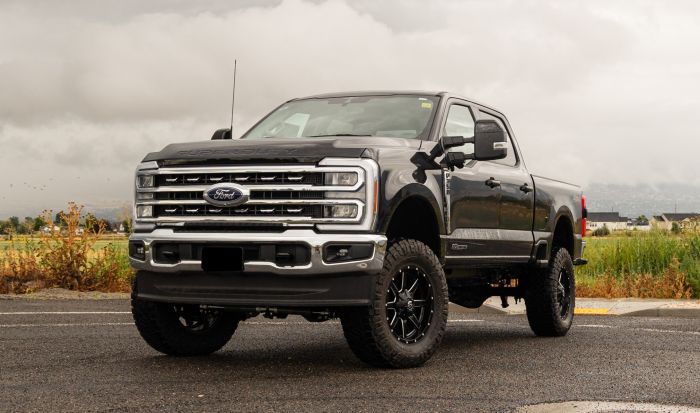 4 Inch Coil Spring Lift Kit With Falcon 2.1 Front/Rear Shocks, Radius Drops, And Front Track Bar Bracket 2023-2025 Ford Super Duty F-250/F-350 ReadyLIFT