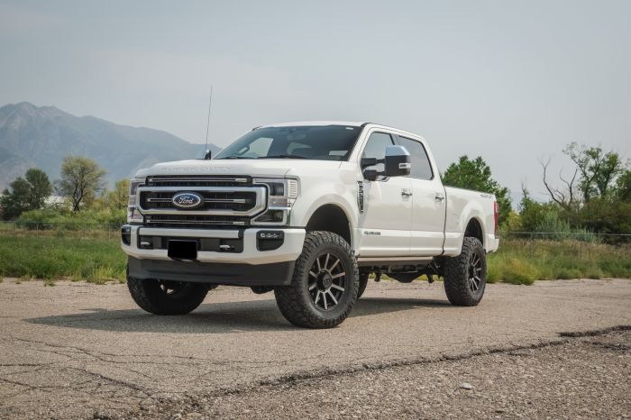 4 Inch Coil Spring Lift Kit With Falcon 2.1 Front/Rear Shocks, Radius Drops, And Front Track Bar Bracket 2017-2022 Ford Super Duty F-250/F-350 ReadyLIFT