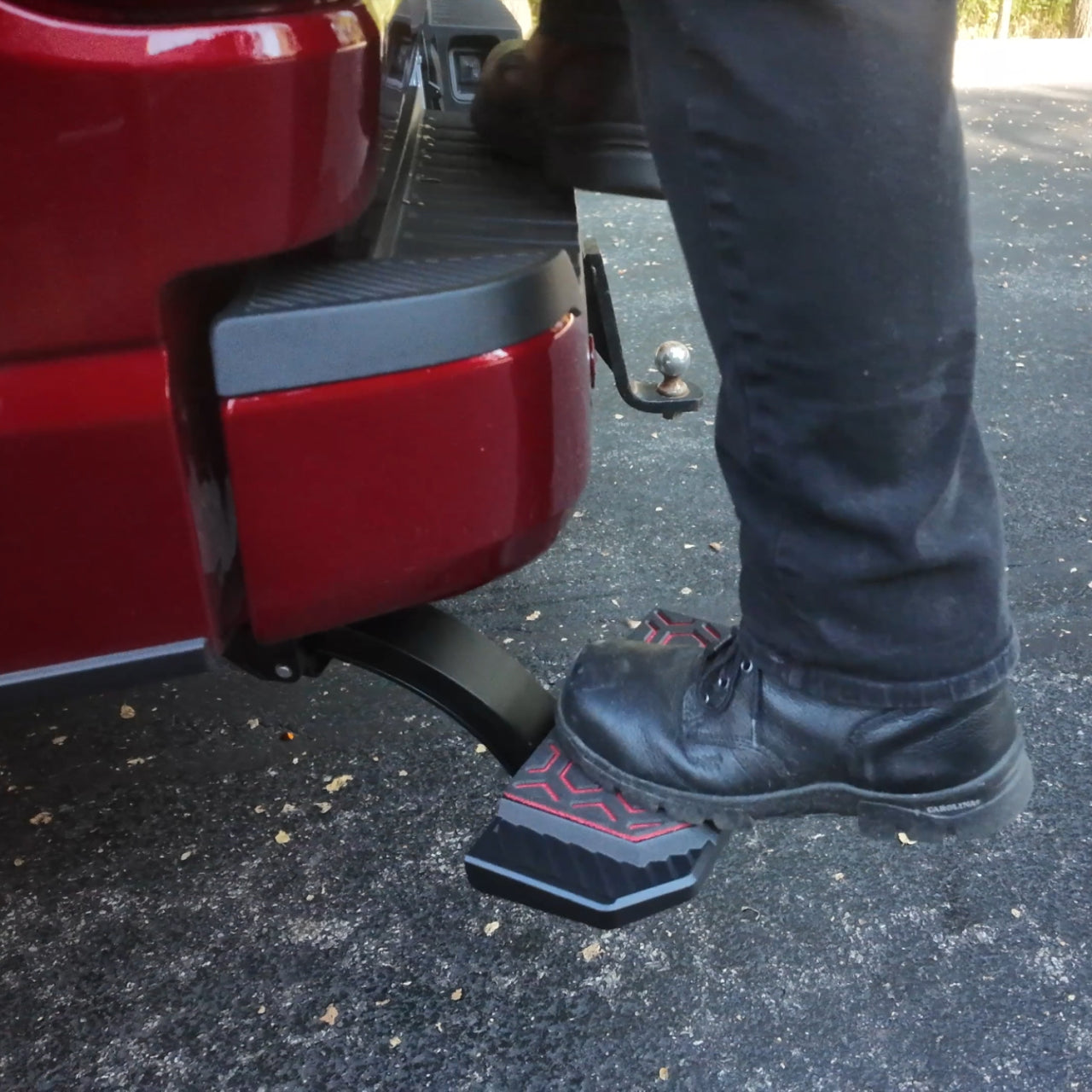 Ford F-150 (2021-2026) Retractable Bed Step