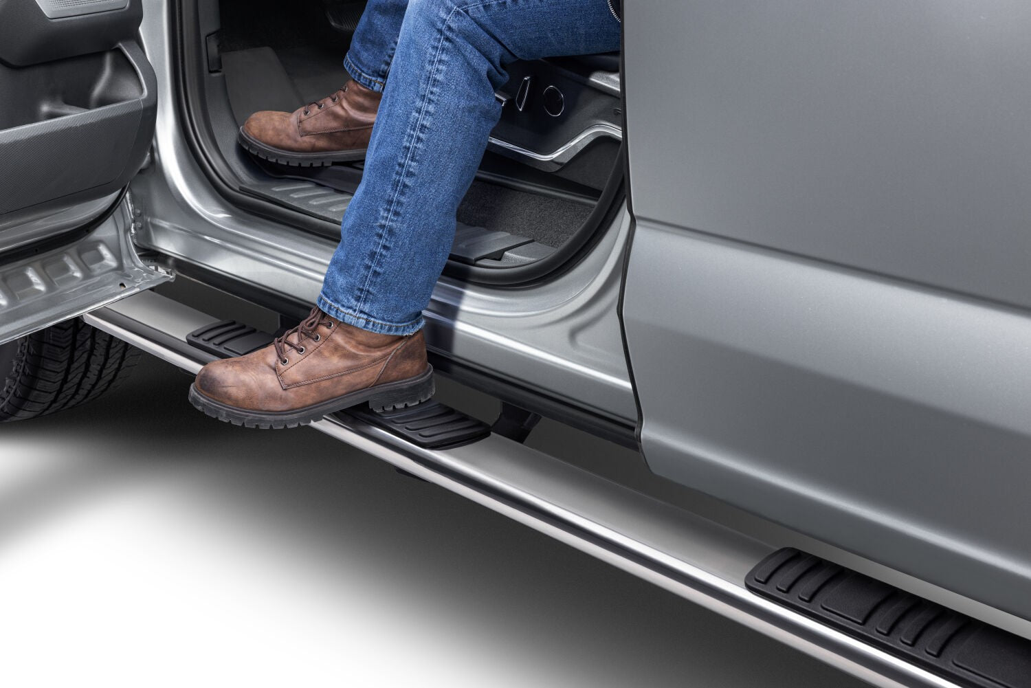 5 Inch OE Xtreme Low Profile SideSteps With Mounting Bracket Kit Polished Stainless Steel 2015-2026 Ford F-150/ F-250/F-350 Go Rhino