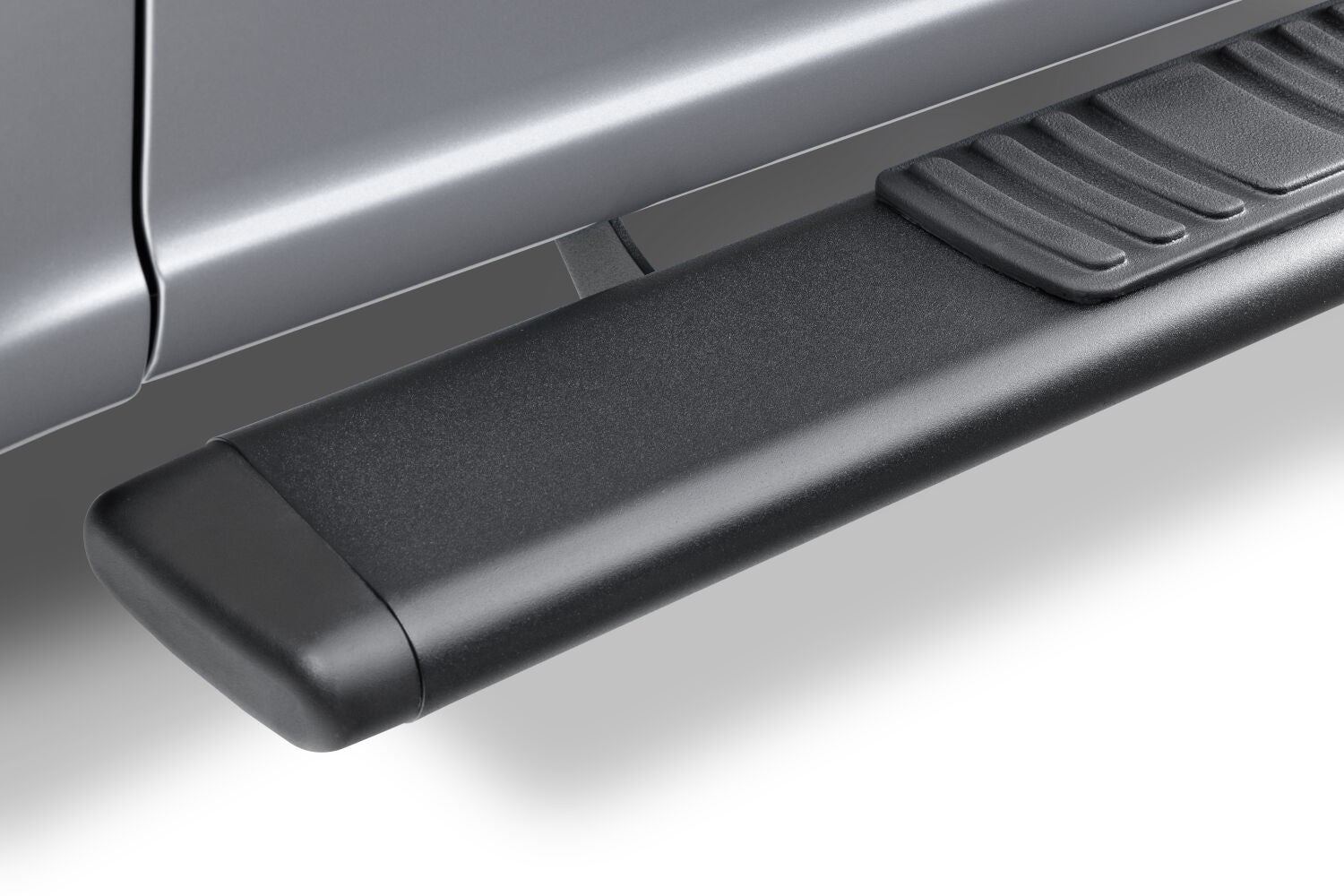 5 Inch OE Xtreme Low Profile SideSteps With Mounting Bracket Kit Textured Black 2015-2026 Ford F-150/ F-250/F-350 4 Door Go Rhino