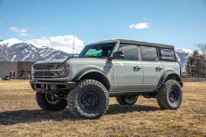 3 Inch SST Lift W/ Upper Control Arms And High-Angle Ball Joints 21-25 Frd Bronco Exclusively For Sasquatch Package-Equipped Vehicles Including Badlands, Wildtrak, And First Edition ReadyLIFT