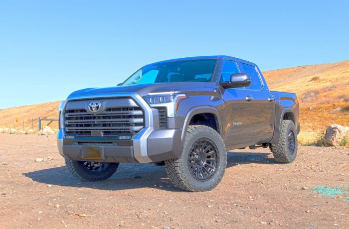 3 Inch SST Lift Kit Equipped With Load-Leveling Rear Height Control Air Suspension Or Adaptive Variable Suspension And CV Axle 22-25 Toyota Tundra ReadyLIFT