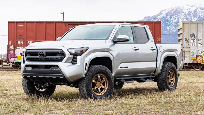 2.5 Inch SST Lift Kit 24-25 Toyota Tacoma ReadyLIFT
