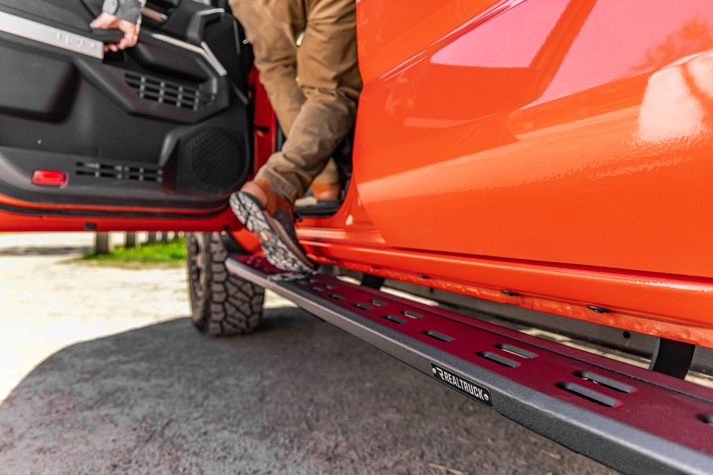 RB20 Slim Line Running Boards with Mounting Bracket Kit Protective Bedliner coating 2024-2026 Toyota Tacoma Go Rhino
