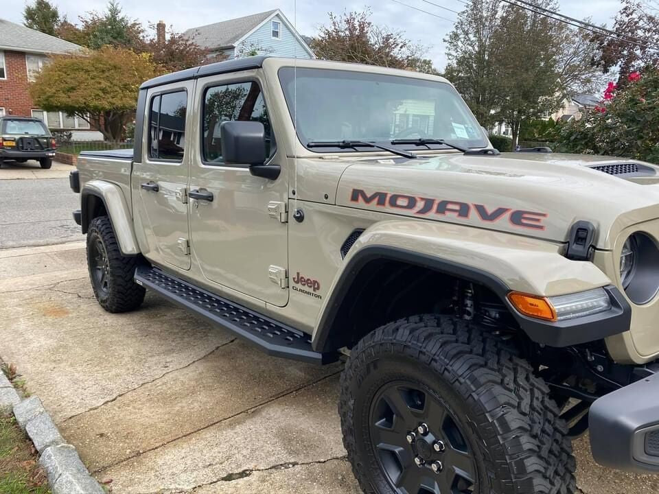 RB20 Running Boards With Mounting Brackets Textured Black 2020-2025 Jeep Gladiator Go Rhino