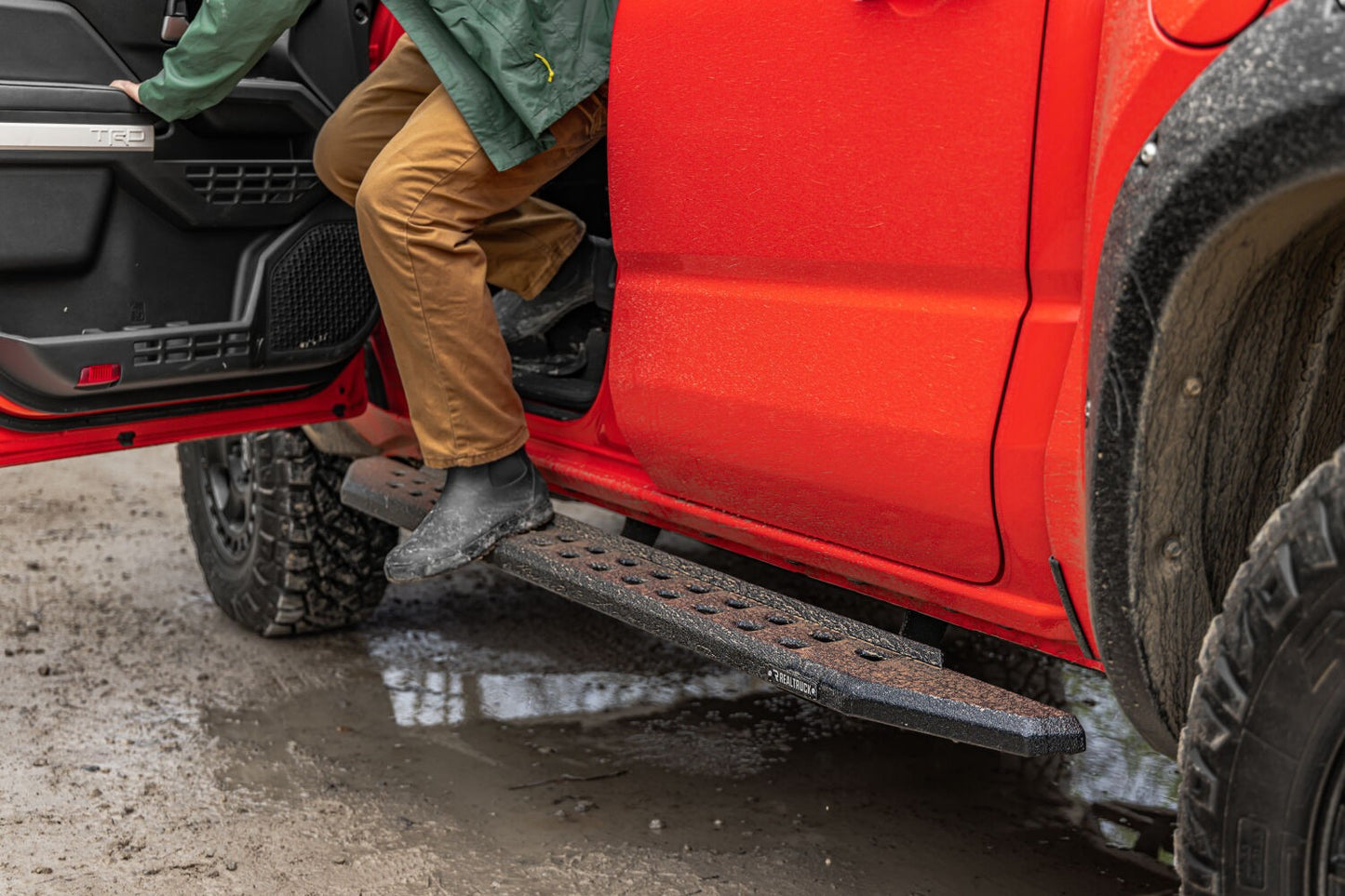 RB30 Slim Line Running Boards W/Bracket Kit Bedliner 2024-2026 Toyota Tacoma Go Rhino
