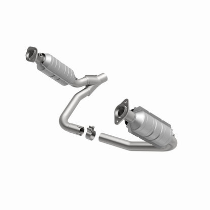 MagnaFlow Direct Fit Catalytic Conv 05-06 Dodge Dakota/2006 Mitsubishi Raider 3.7L Y-Pipe Assembly