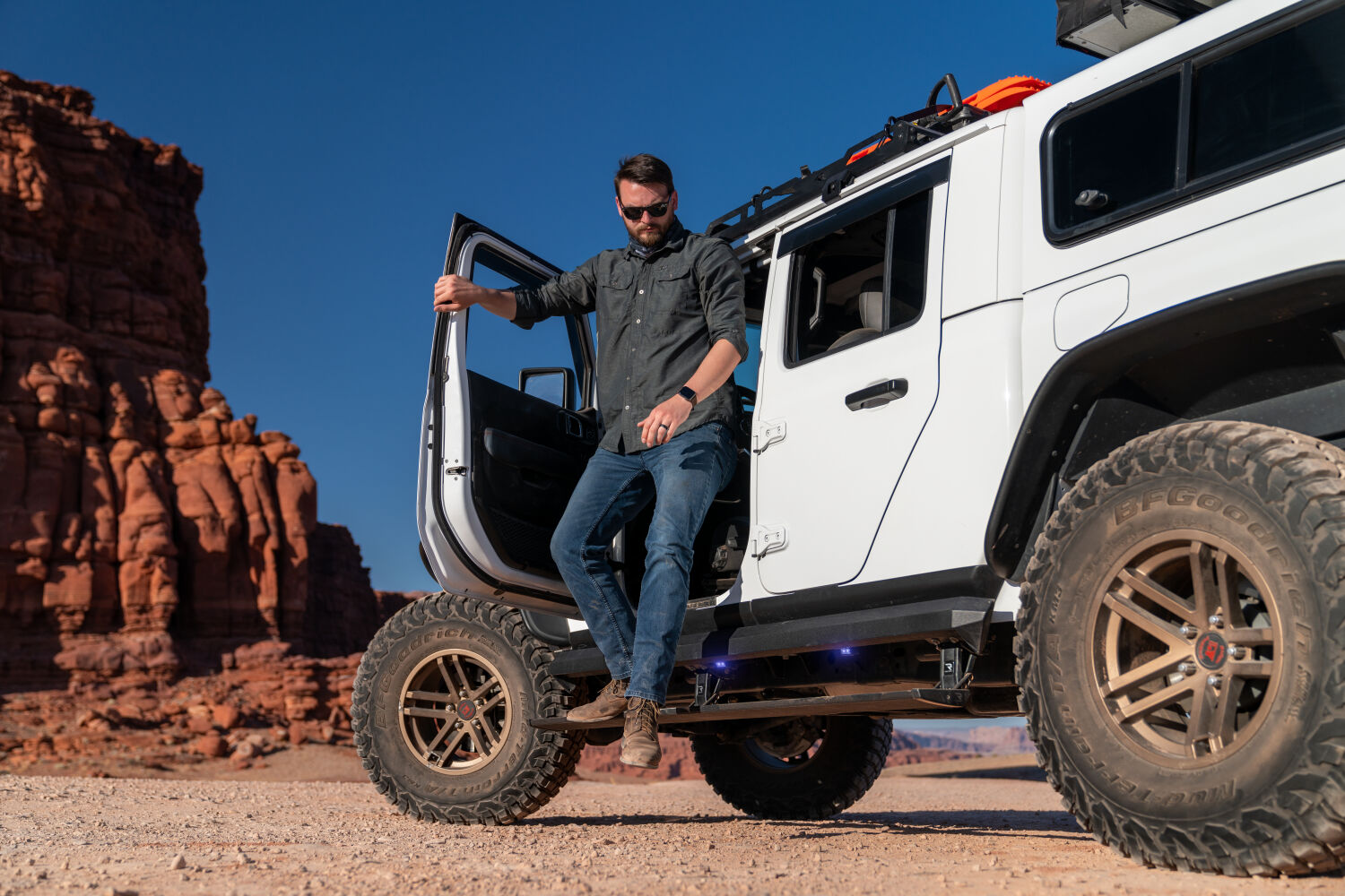 PowerStep XL Electric Boards For 2020-2025 Jeep Gladiator AMP Research