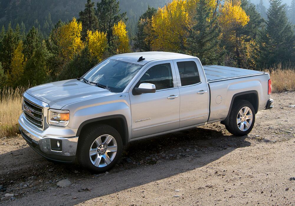 BAKFlip F1 Hard Folding Truck Bed Cover 2023-2026 Colorado/Canyon 5 Foot 2 Inch Bed BAK