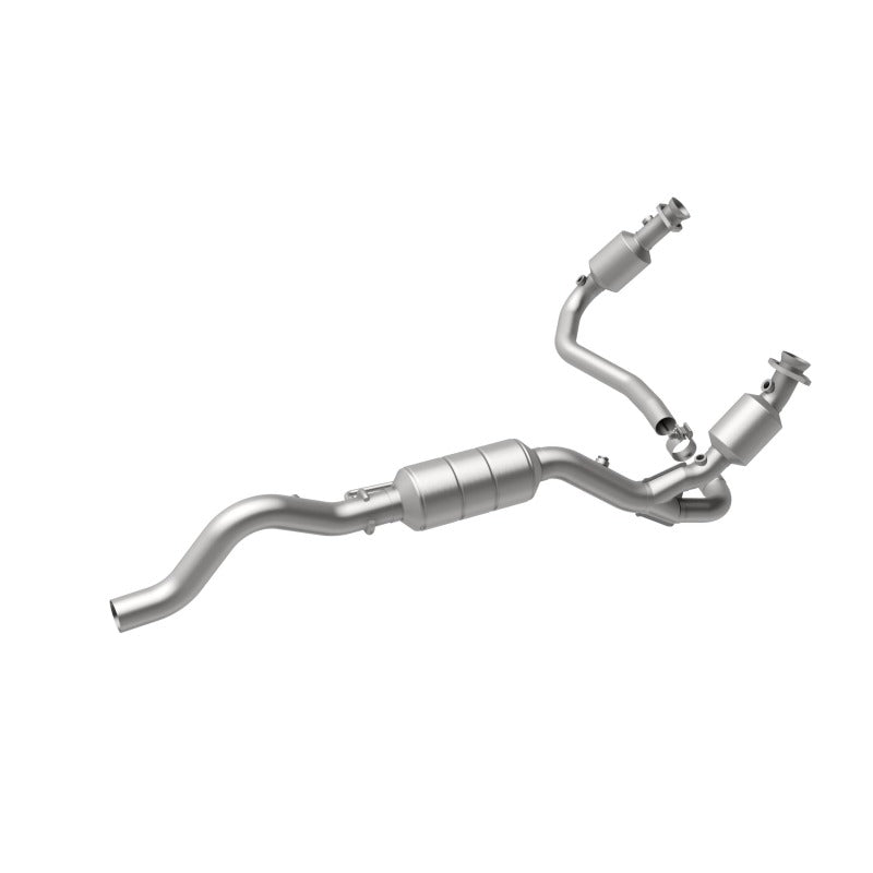 MagnaFlow Direct Fit Catalytic Converter 00-03 Durango 4WD 5.9L
