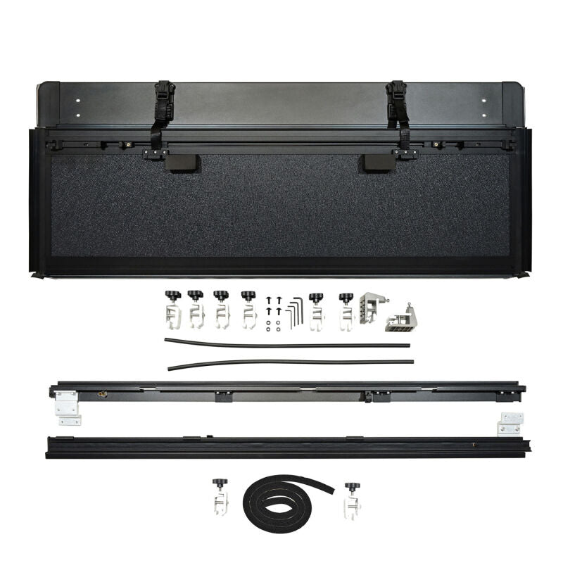 Westin 22-26 Ford Maverick 4WD 4ft. 6in. Bed Hard Tri-Fold Tonneau Cover - Black