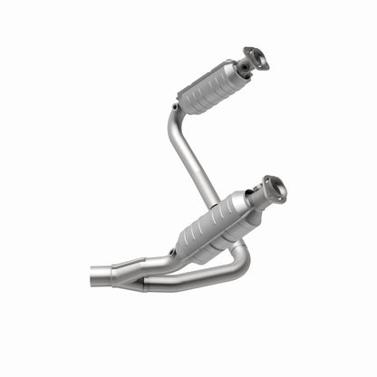 MagnaFlow Direct Fit Catalytic Conv 05-06 Dodge Dakota/2006 Mitsubishi Raider 3.7L Y-Pipe Assembly